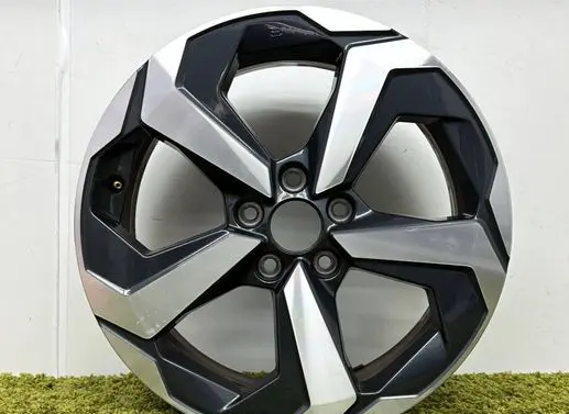 Nissan Qashqai J12 R18 alloy rim 6ua8a