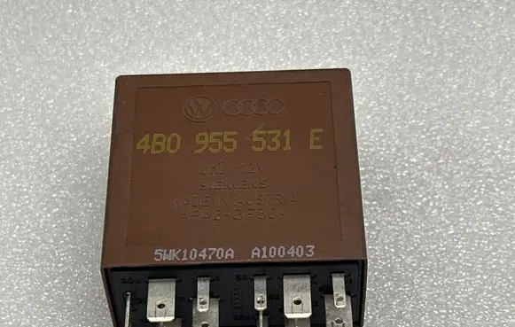 Audi A6 S6 C5 4B Window wiper interval relay 4B0955531E A100403 5WK10470A