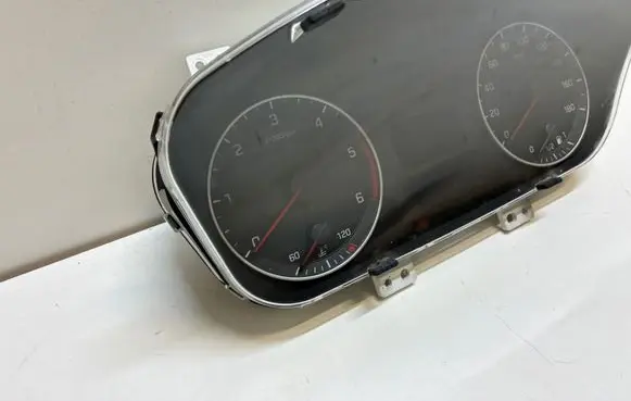 Hyundai Solati H350 Speedometer (instrument cluster) 9410059470