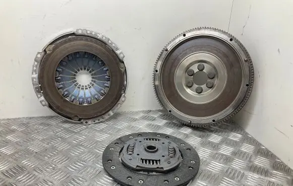 Volkswagen Golf VII Clutch set kit 04L141025F 04L141031S 04L105273