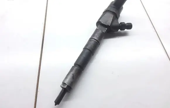 Opel Vectra C Fuel injector 0445110159