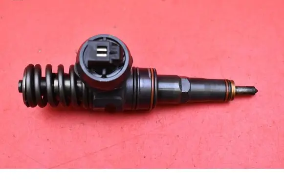 Volkswagen Golf IV Fuel injector 038130073AL