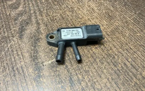 Renault Trafic II (X83) Lambda probe sensor 0281006252 227702184R