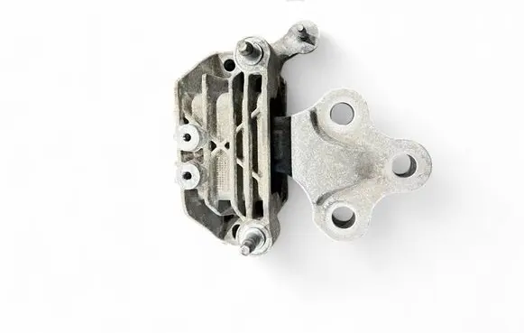 Chrysler Pacifica Gearbox mount P68224742AB D036109916