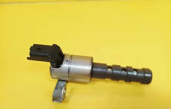 Renault Megane II Camshaft vanos timing valve 