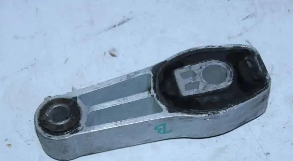 Jeep Compass Gearbox mounting bracket