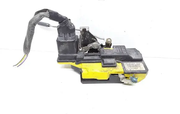 Volvo XC70 Rear door lock 8626967