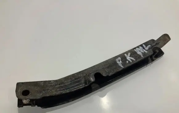 Mercedes-Benz ML W164 Front bumper mounting bracket