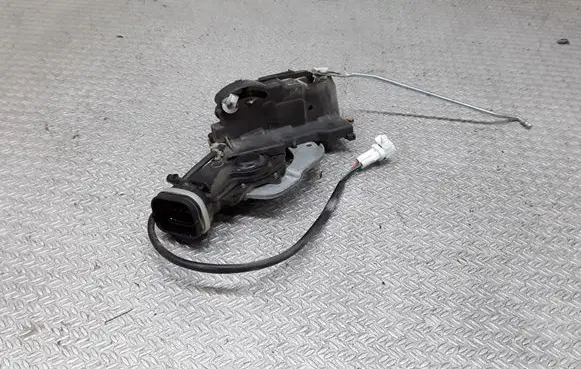 Suzuki Grand Vitara I Front door lock
