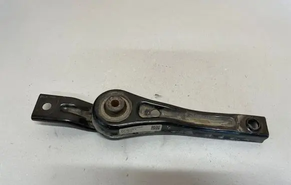 Volkswagen Golf VII Engine mounting bracket 5Q0199855N