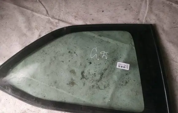 Toyota Auris 150 Rear side window as2
