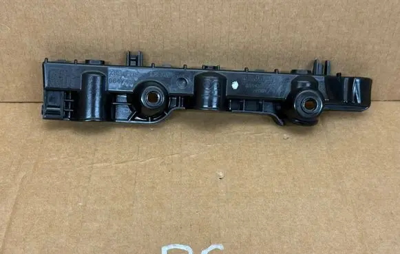 Renault Trafic III (X82) Front bumper mounting bracket 631438106