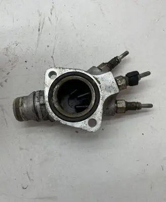 Volkswagen PASSAT B5.5 Engine coolant pipe/hose 038121145