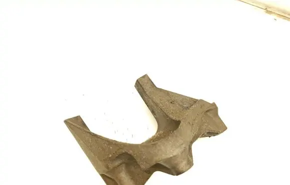 Engine mounting bracket
