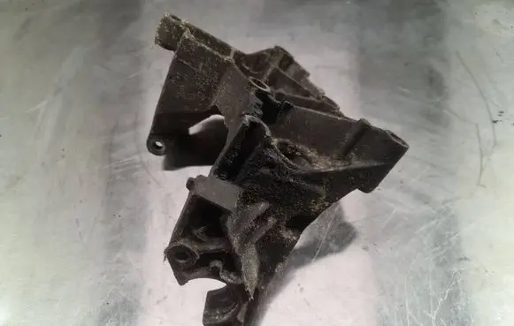 Ford Focus Engine mounting bracket 98FF10239BE
