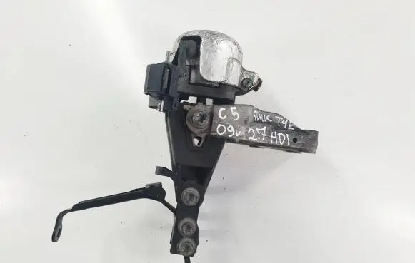 Citroen C5 Engine mount vacuum valve 