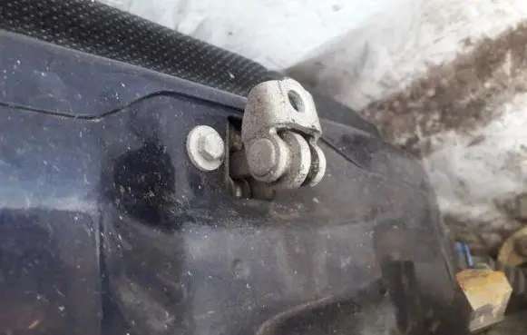 Opel Astra G Rear door check strap stopper