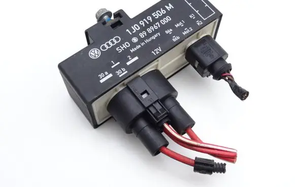 Volkswagen Polo IV 9N3 Coolant fan relay 1J0919506M