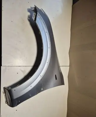 Mitsubishi Pajero Fender