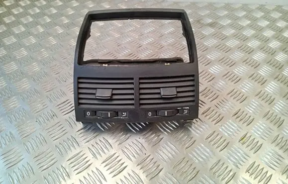 Volkswagen Touareg I Dash center air vent grill 7L6819727