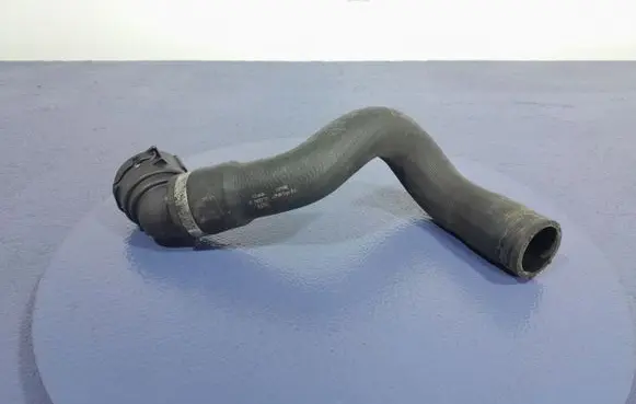 Opel Insignia A Engine coolant pipe/hose 422346486