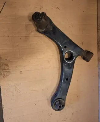 Toyota Corolla Verso AR10 Front lower control arm/wishbone