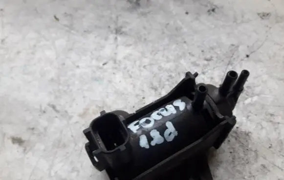 Ford Focus Vacuum valve 