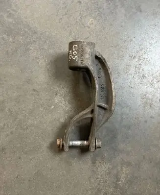 BMW X5 G05 Lower shock absorber bracket 6876684