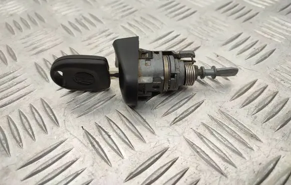 Volkswagen Transporter - Caravelle T5 Front door lock (next to the handle) 