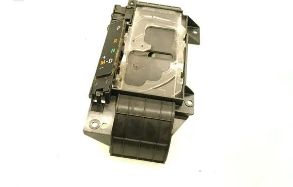 Toyota RAV 4 (XA40) Gear selector 76H019