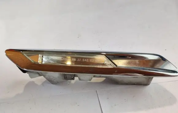 BMW 5 F10 F11 Front fender indicator light 715416705 715416905