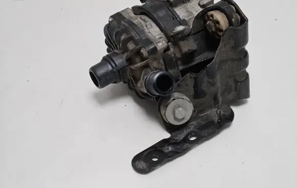 BMW X5M E70 Electric auxiliary coolant/water pump 7584088 701360190 17669711