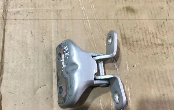 Hyundai i40 Front door lower hinge 