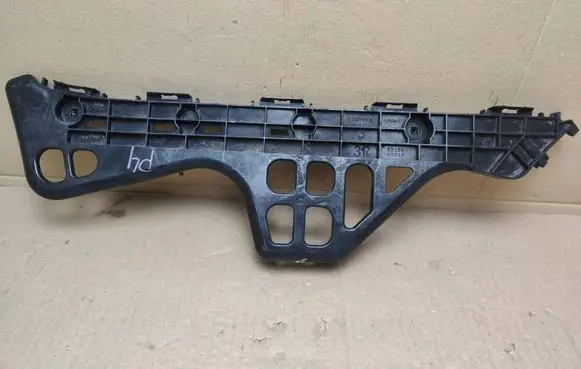 Rear bumper mounting bracket