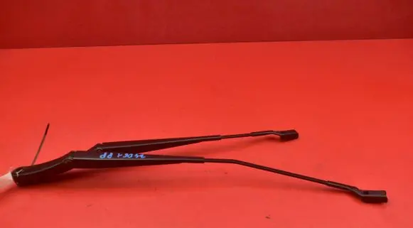 Skoda Fabia Mk3 (NJ) Front wiper blade arm 6V1955410A