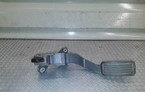 Toyota Yaris Accelerator throttle pedal 781100D010