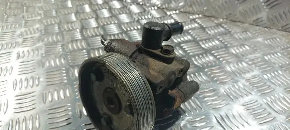 Renault Megane I Power steering pump 7700846226