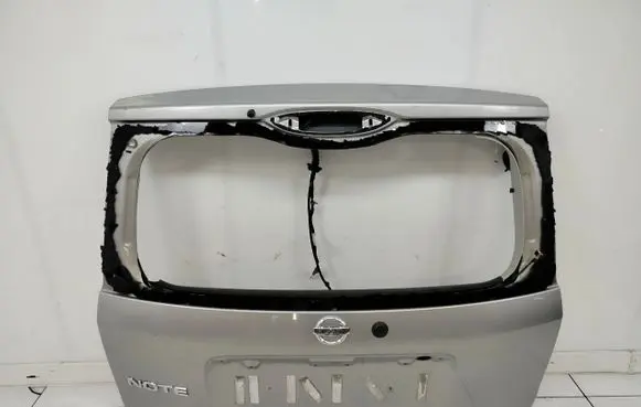 Nissan Note (E11) Tailgate/trunk/boot lid