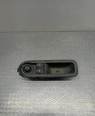 Renault Twingo II Electric window control switch 8200356515 8124180 E29473