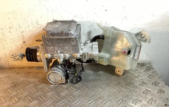 Toyota RAV 4 (XA50) ABS Pump 4727047030 1005152071