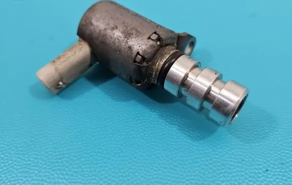 Skoda Superb B8 (3V) Camshaft position sensor 06K115243R IMPRK1440368