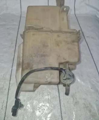 Mitsubishi Outlander Windshield washer fluid reservoir/tank