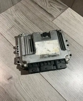 Citroen C4 I Engine control unit/module 9658944880 EDC16C34
