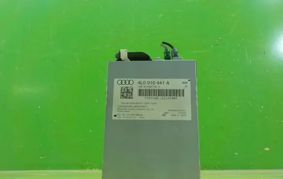Audi Q7 4L Central body control module 4L0910441A