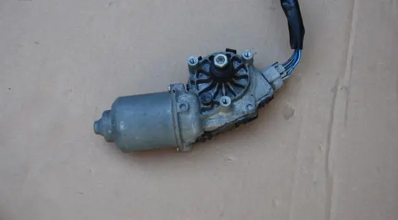 Toyota Auris 150 Wiper motor