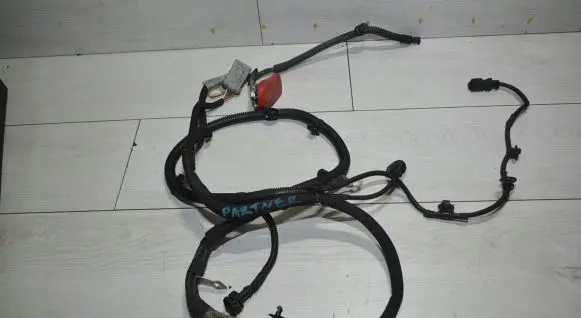 Peugeot Partner III Positive cable (battery) 9815735880