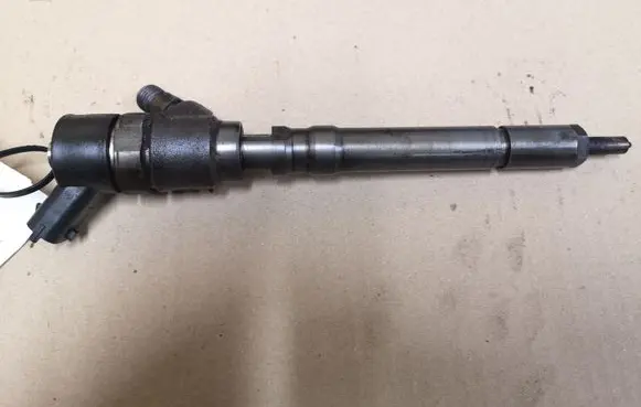 KIA Carens I Fuel injector 0445110064