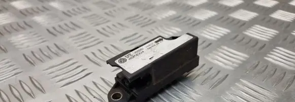 Volkswagen PASSAT B5 Airbag deployment crash/impact sensor 1J0909606N IJ0909606N
