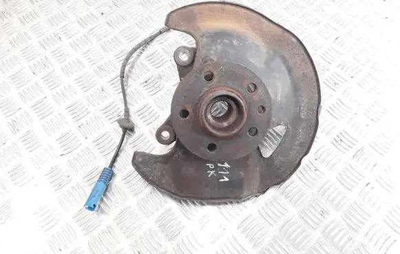 MG ZT - ZT-T Front wheel hub spindle knuckle RUB101930