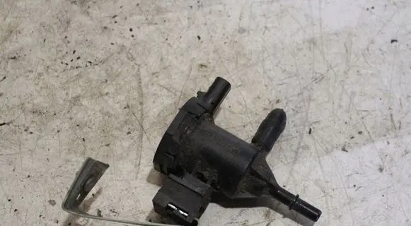 Mercedes-Benz E W212 Vacuum valve A0014760532